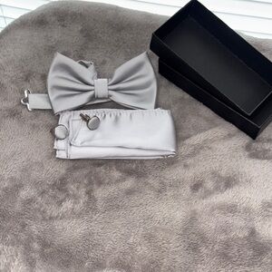 Elegant Gray Bow Tie and Cummerbund Set